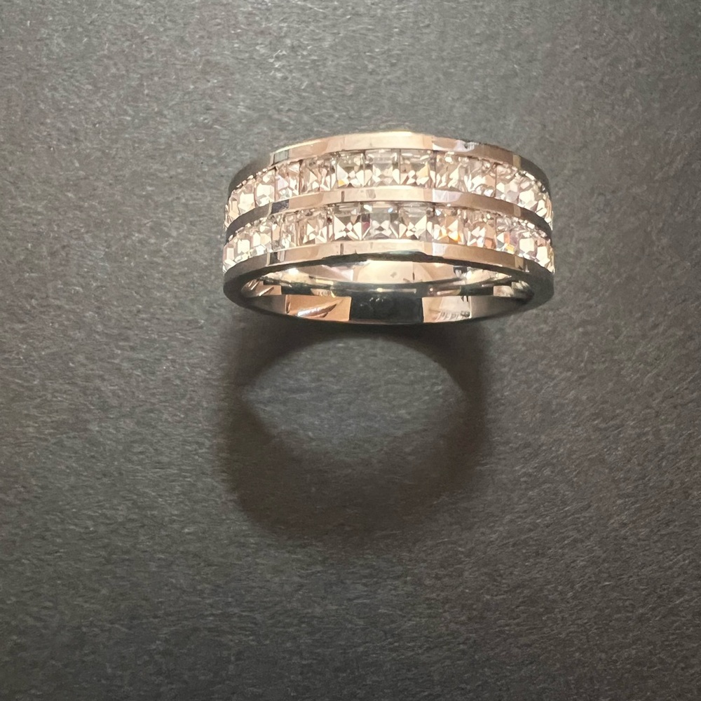 Elegant Stacked Moissanite Ring